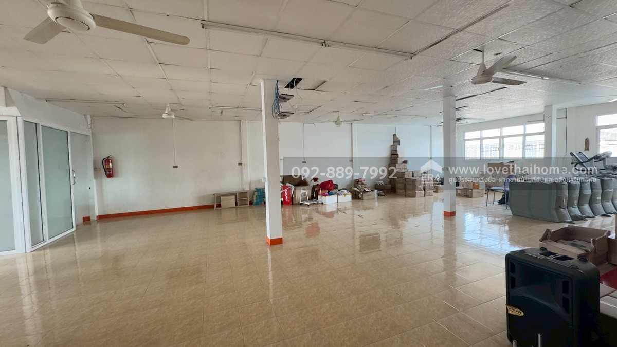 ขายตึกแถว 5 ชั้น หมู่บ้านอมรชัย2 ถนนพระราม2 ซอย34 มีทั้งหมด 4 คูหา พื้นที่ 80.4 ตรว. ราคาถูก ขายเพียง 16 ล้านบาท ใกล้เซ็นทรัล พระราม2