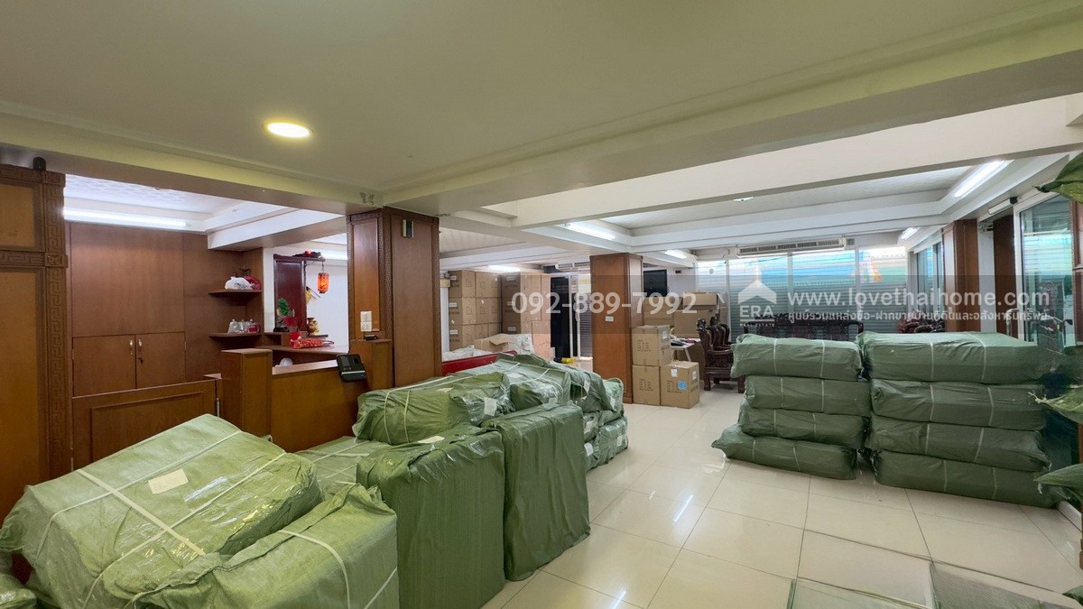 ขายตึกแถว 5 ชั้น หมู่บ้านอมรชัย2 ถนนพระราม2 ซอย34 มีทั้งหมด 4 คูหา พื้นที่ 80.4 ตรว. ราคาถูก ขายเพียง 16 ล้านบาท ใกล้เซ็นทรัล พระราม2