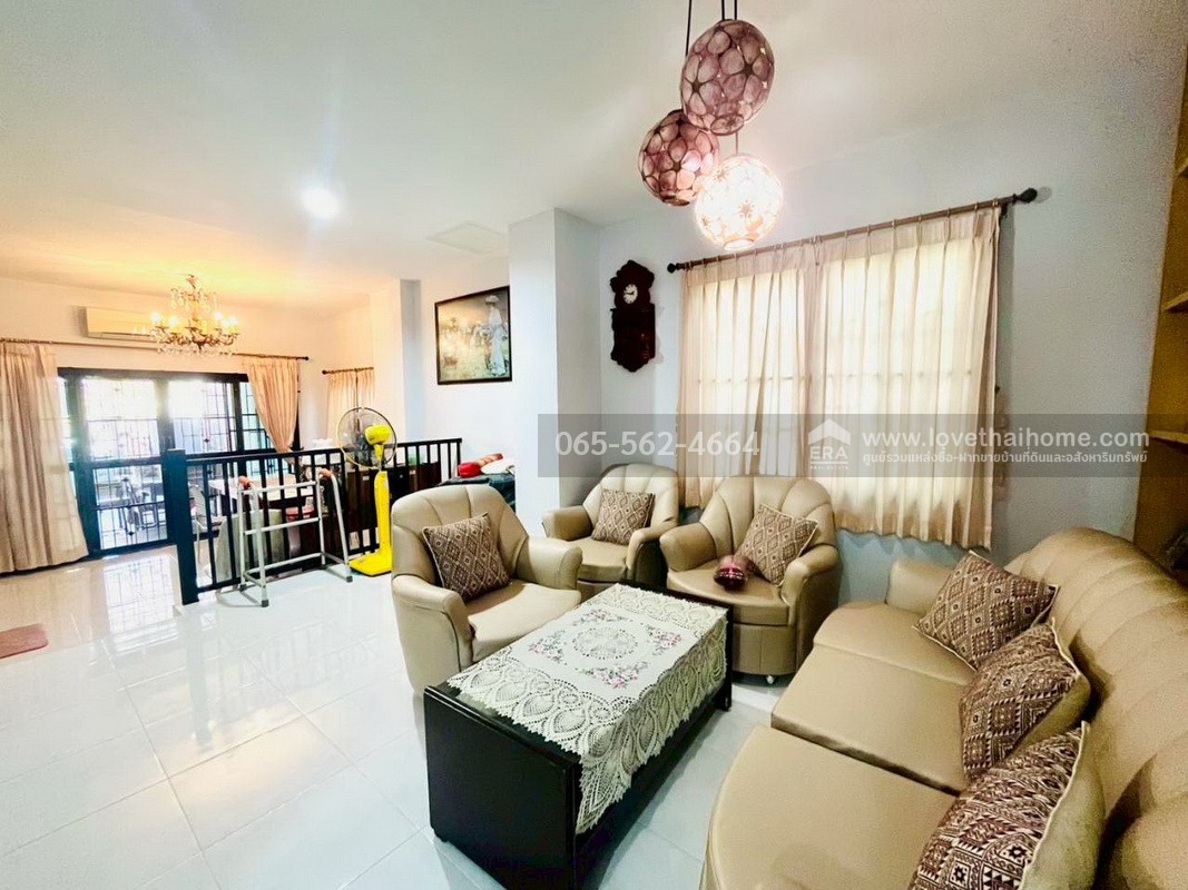 ขายทาวน์เฮ้าส์ 2 ชั้น หมู่บ้านแพรมาพร เพลส รังสิต คลอง4 ปทุมธานี พื้นที่ 37 ตรว. หลังมุม สวย รีโนเวทแล้ว ขายเพียง 1.99 ล้านบาทเท่านั้น