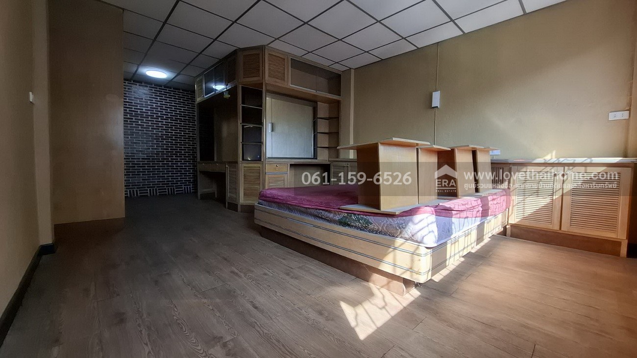 ขายตึกแถว สุขสวัสดิ์37/6 พระประแดง สมุทรปราการ มี2ห้อง26ตร.วา ปรับปรุงใหม่สภาพดีมาก พร้อมอยู่ ราคา8.4ล้านบาท ใกล้ถนนวงแหวนอุตสหกรรม เหมาะทำสำนักงาน และอยู่อาศัย