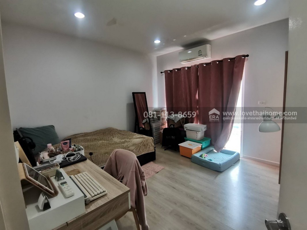 ขายทาวน์เฮ้าส์ 3 ชั้น ซอยอ่อนนุช17 หมู่บ้านบ้านกลางเมือง-สุขุมวิท77 พื้นที่ 20 ตรว. ขาย 7 ล้านบาท อยู่หน้าโครงการ ถ้าเห็นแล้วต้องชอบ ใกล้รถไฟฟ้า 2 สาย