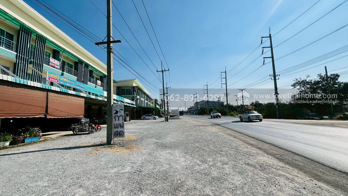 ขายด่วน! ตึกแถว 3 ชั้น ย่านบางเลน นครปฐม ตึกใหม่  2 คูหา ติดถนนหลัก ราคาเพียงแค่ห้องละ 2.95 ล้านบาทเท่านั้น (ขายรวม/แบ่งขายได้) ตึกสวยทันสมัย ราคาสุดคุ้ม-น่าซื้อสุดๆ ทรัพย์ดีแบบนี้ไม่ได้มีมาบ่อยๆนะจ๊ะ! ด่วนห้ามพลาด!