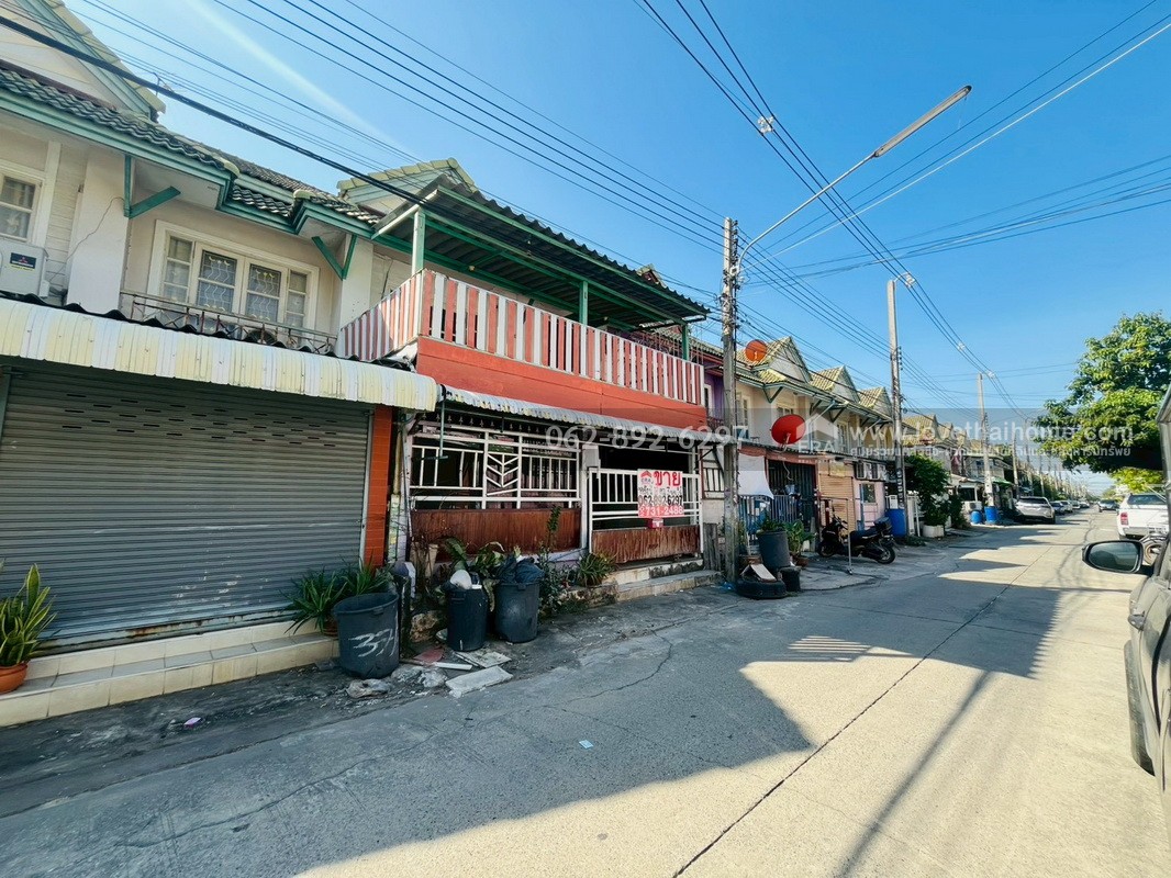 ขายทาวน์เฮ้าส์ 2 ชั้น หมู่บ้านพฤกษา13 รังสิต คลอง3 ขนาด 18 ตรว. ทำเลดี ราคาน่ารัก ขายเพียงแค่ 1.4 ล้านบาทเท่านั้น มีบ้านเป็นของตัวเองง่ายกว่าที่คิด อยู่เองก็ดี/ลงทุนก็ได้ ด่วน!มีแค่หลังเดียวนะจ๊ะ