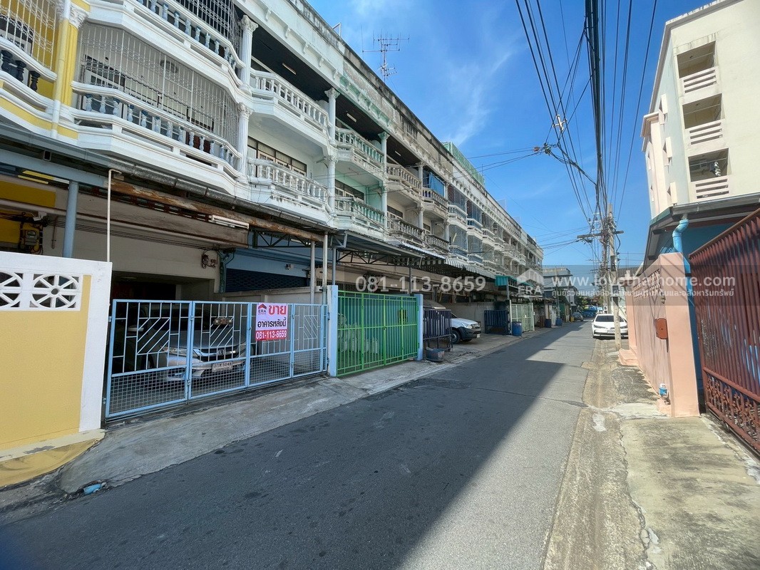 ขายตึกแถว 3.5 ชั้น ซอยประชาอุทิศ22 พื้นที่ 31 ตารางวา ขายเพียง 4.5 ล้านบาทเท่านั้น ตกแต่งใหม่หมดทั้งหลัง หิ้วกระเป๋าเข้าอยู่ได้เลย