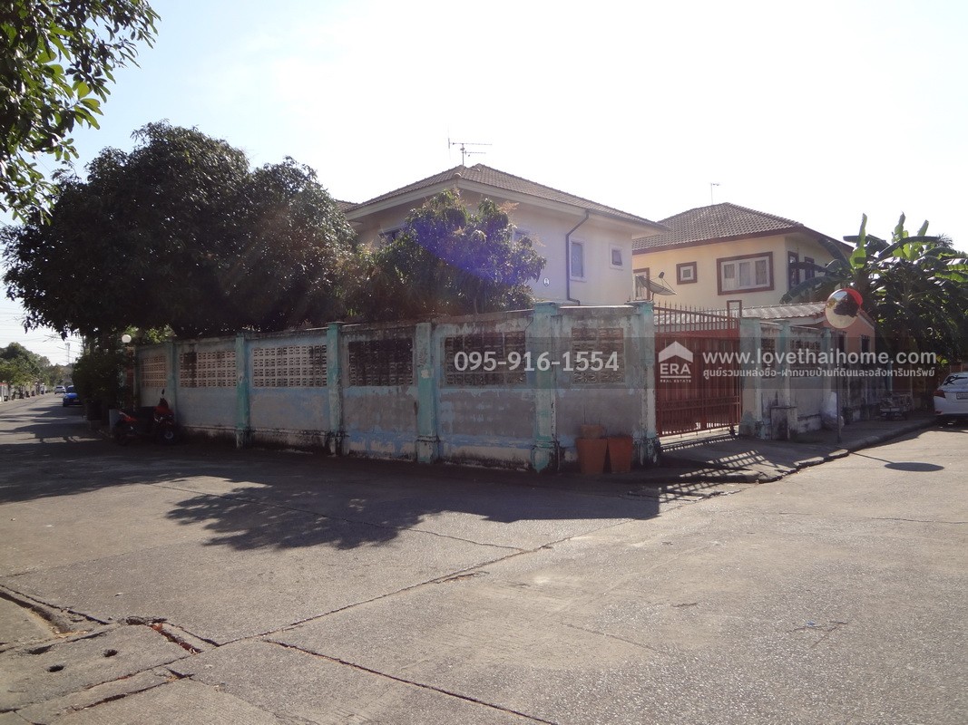 ขายบ้านเดี่ยว หมู่บ้านภัสสร12 ถนนเลียบคลองสาม หลังมุม เนื้อที่ 82 ตารางวา บ้านไซต์ใหญ่ ราคาถูกสุดในโครงการ ขายเพียง 3.3 ล้านบาท ร่มรื่น ปลอดภัย ออกถนนรังสิต-นครนายก (305) เพียง 4 กม.