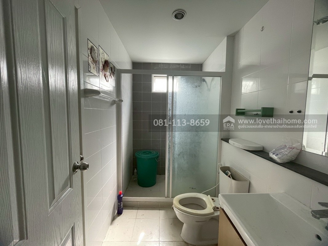 ขายบ้านแฝด 2 ชั้น หมู่บ้านเดอะวิลเลจ รังสิต-วงแหวน คลอง5 ถนนลำลูกกา คลอง5 พื้นที่ 28 ตรว. ขาย 3 ล้านบาท ใกล้รถไฟฟ้าสายสีเขียว สถานีคลอง5